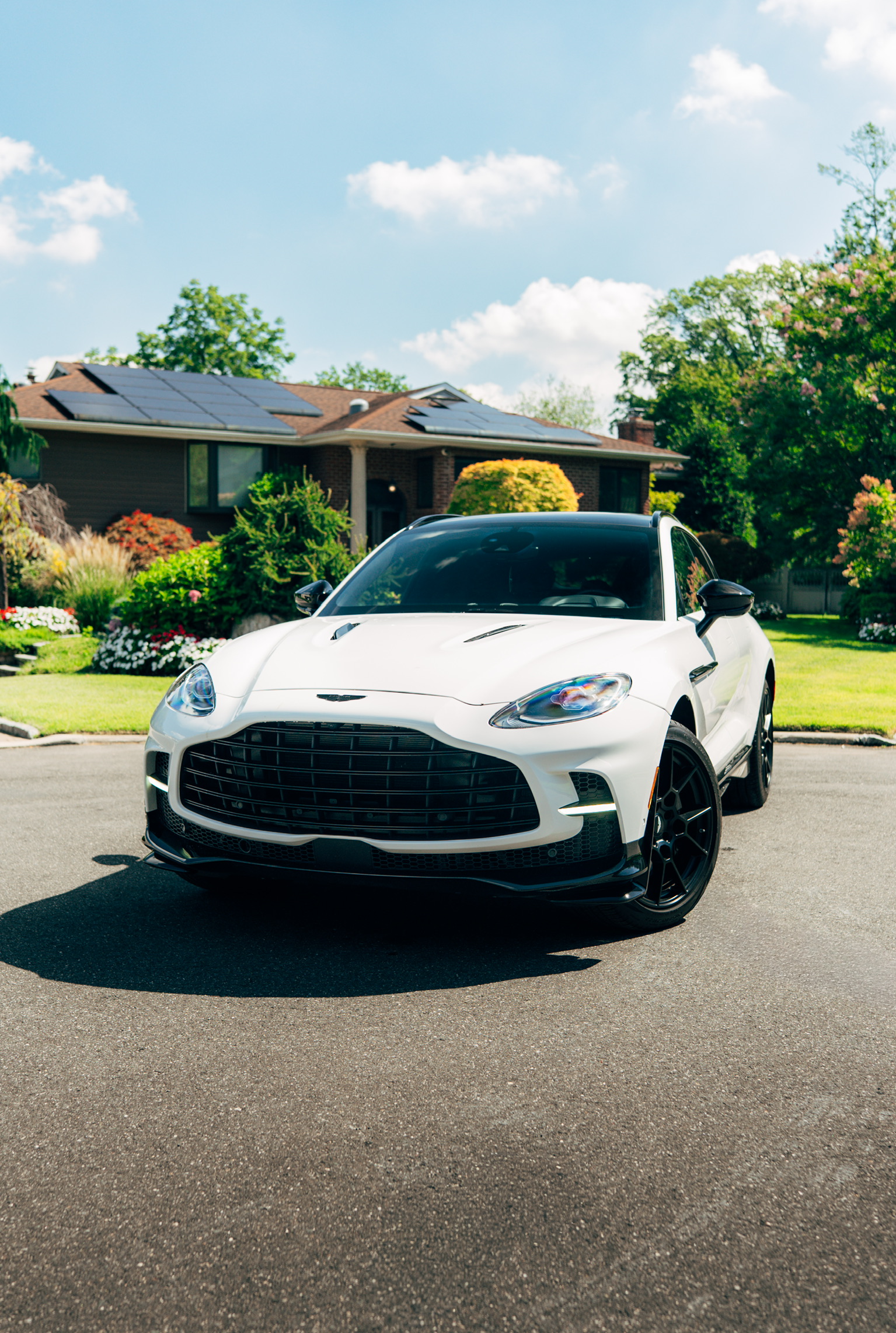 Aston Martin DBX 707